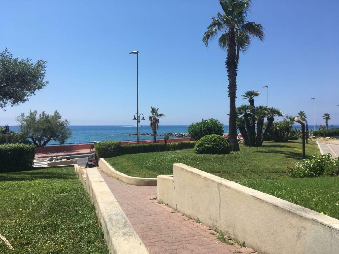 Mare 3 Appartement Ventimiglia Buitenkant foto
